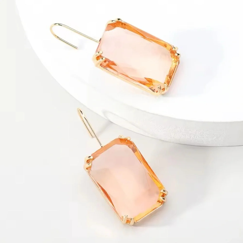 Vintage Champagne Gold Earrings - Picture 3 of 10